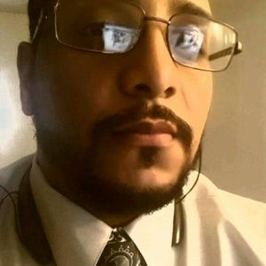 Meet your Posher, Emmanuel